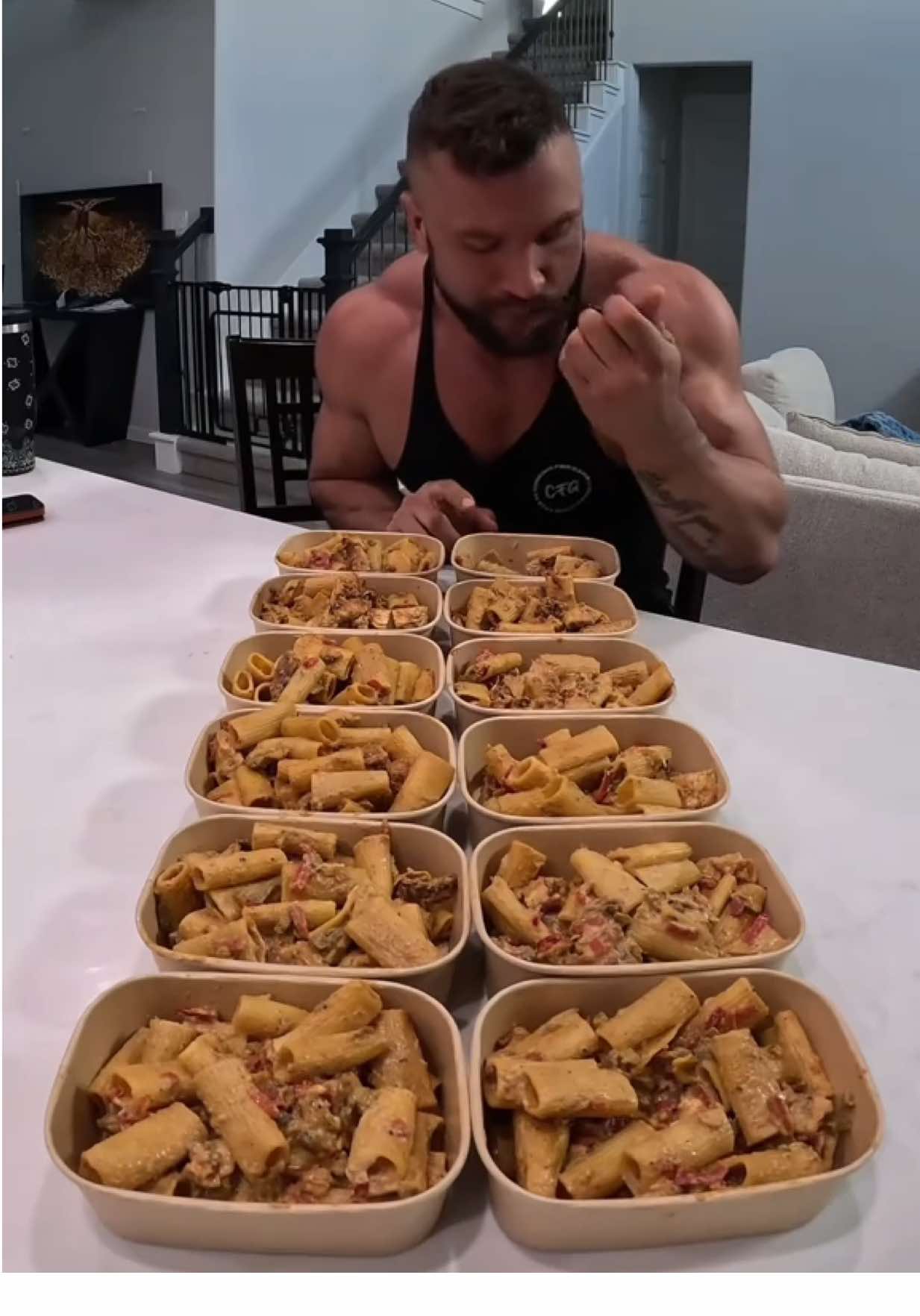 A post by @cookingforgains on TikTok caption: 472 calories 44g protein 9g fat 57g carbs makes 12 meals!  Try out my cookbook  Meal plans  ingredients list. Blackened Chicken: 1344g (40oz) chicken breast, salted Blackened or Cajun Seasoning* *HOMEMADE BLACKENING SEASONING: 2 tablespoons paprika 1 tablespoon onion powder 2 teaspoons garlic powder 1 teaspoon ground black pepper 1 teaspoon dried oregano ½ teaspoon dried thyme 1/2 teaspoon cayenne Vegetables/Aromatics: 4-5 diced bell peppers  Minced garlic 20g 30g (2 Tbsp) butter Pasta: 896g (32oz) rigatoni Blended Alfredo Sauce: 800g (28oz) 2% blended cottage cheese 180g (6oz) parmigiano reggiano 120g (4oz) 1/3 fat cream cheese 240ml (8oz) fat free milk Salt & pepper to taste #mealprep #healthyrecipes #highproteinrecipe #macrofriendlyrecipe #crockpotrecipe #slowcookerrecipe #healthyslowcookerrecipes