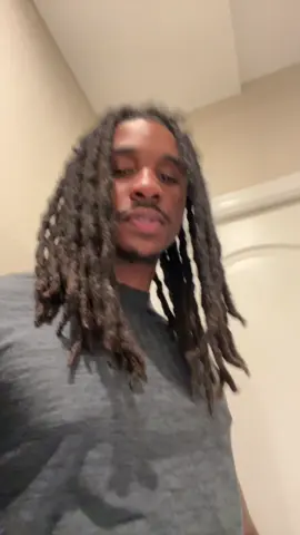 A post by @dlocss on TikTok caption: #fyp #dlocss 
