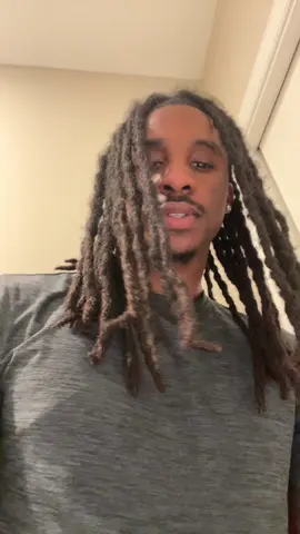 A post by @dlocss on TikTok caption: #fyp #dlocss 
