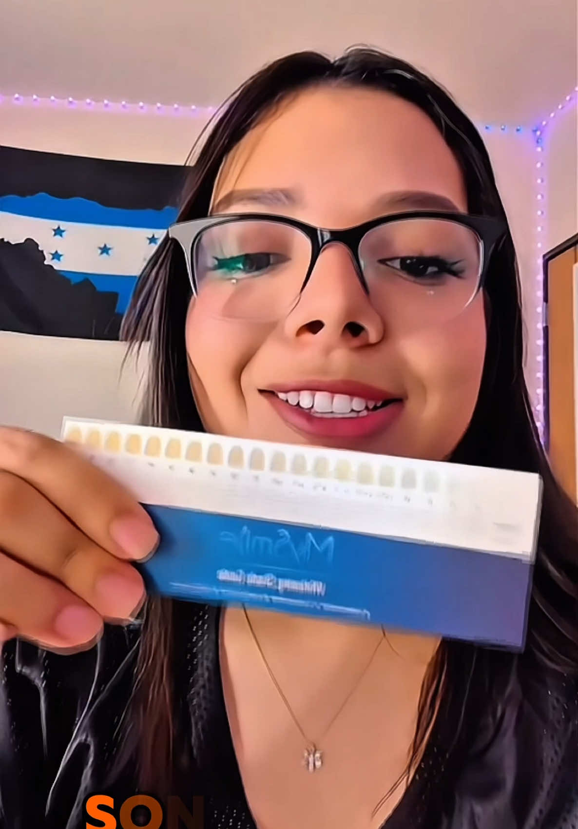 A post by @ on TikTok caption: Invierte en tu sonrisa 💛🫶🏻