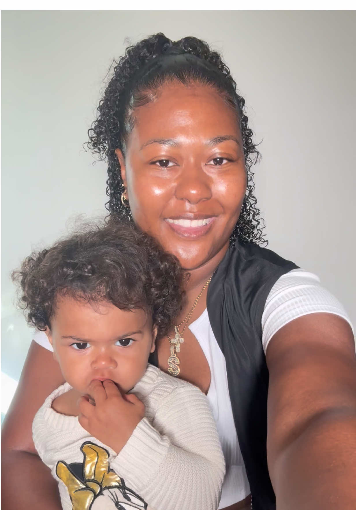 A post by @lavishmelovely on TikTok caption: Didn’t go live so I decided to post a longer video to see how it does. Please like, comment & share #shaniquatierra #lavishmelovely #fypシ #fypシ゚viral🖤video #fypシ゚ #fypシ゚viral #kidstylist #kidbraider #naturalhair #prinesscoverup @ShaniquaTierra 