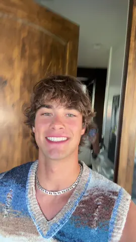 A post by @sax10n on TikTok caption: SMC tn:) @savvv #strawberrymilkcult #twin 