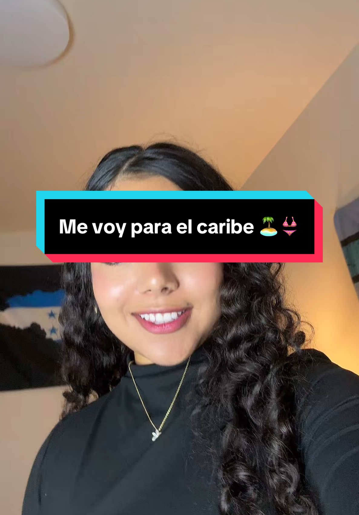 A post by @ on TikTok caption: Me voy para el caribe 🏝️👙