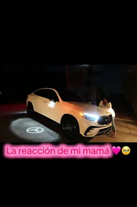 A post by @karizmariveraa on TikTok caption: Esta fue la reacción de mi mamá 🩷🥹  • • • Le di ride jeje esa parte se las subo después 🙈😅 @Mayeli Alonso 