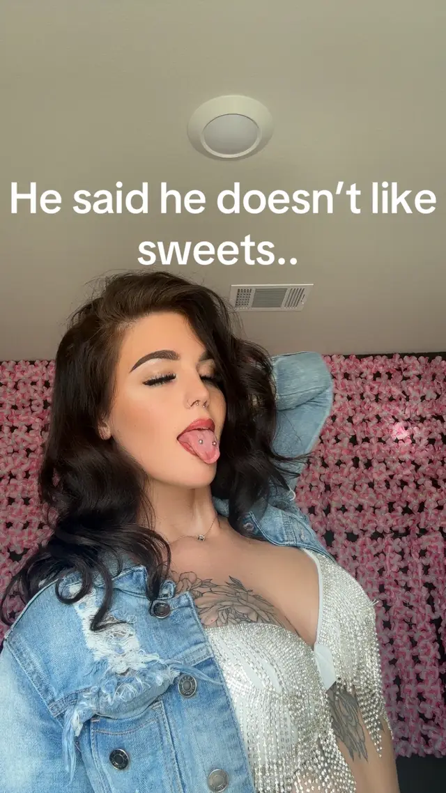 A post by @christen1__ on TikTok caption: #fypシ #Viral 