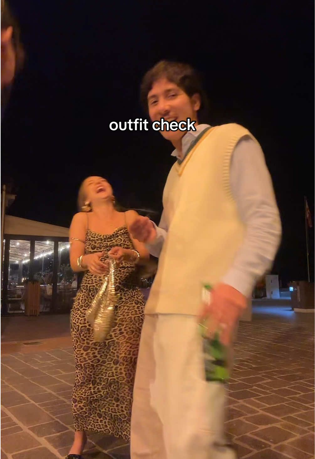 A post by @martinadutto on TikTok caption: io che pensavo che Rosso porpora fosse un colore ahahah #outfitcheck #outfit 