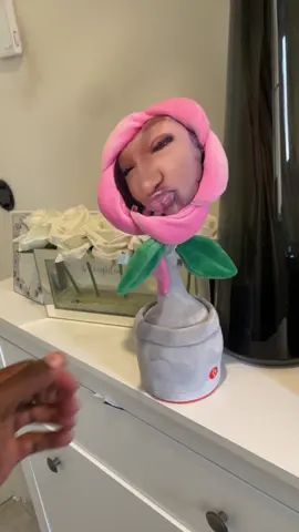 A post by @petitelights on TikTok caption: she better be grateful.  