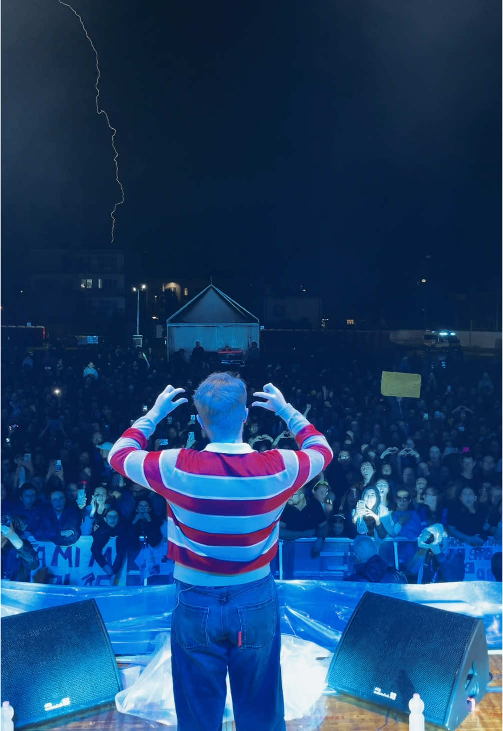 A post by @michiamanoalfa on TikTok caption: GRAZIE GORIZIA A CHI È RIMASTO NONOSTANTE IL TEMPORALE ⛈️ 