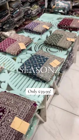 A post by @seasonz_sarees on TikTok caption: #fyp #seasonz #weddingszn #shaaditiktok #seasonzbirmingham #pakistaniwedding #trending #brownwedding #pakistanigirl #brownwedding #bengalitiktok #seasonz #viral 