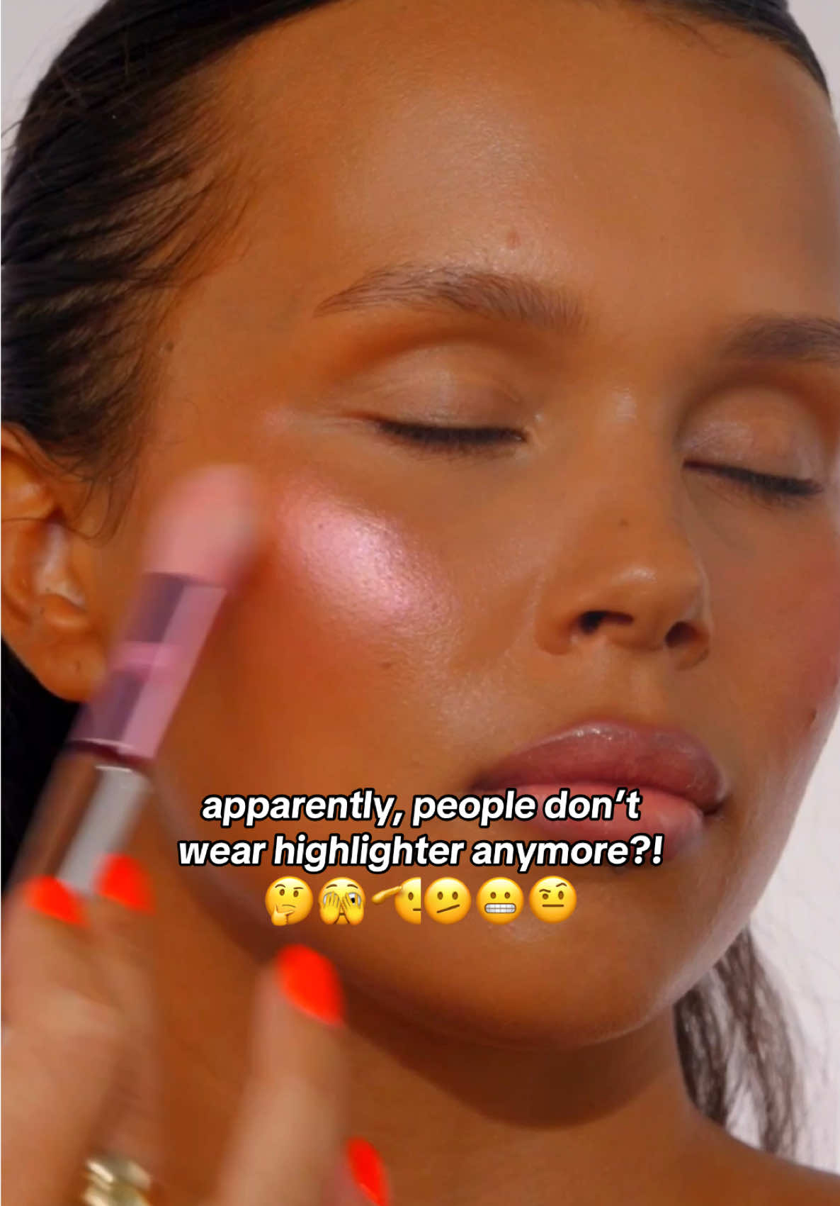 A post by @madebymitchell on TikTok caption: one more time… this is your last chance. ✨🤪🪩💅🫡 @Hollie #madebymitchell #blursh #highlighter #fyp #viral #glow #hacks #makeup #mua #tiktokmademebuyit 