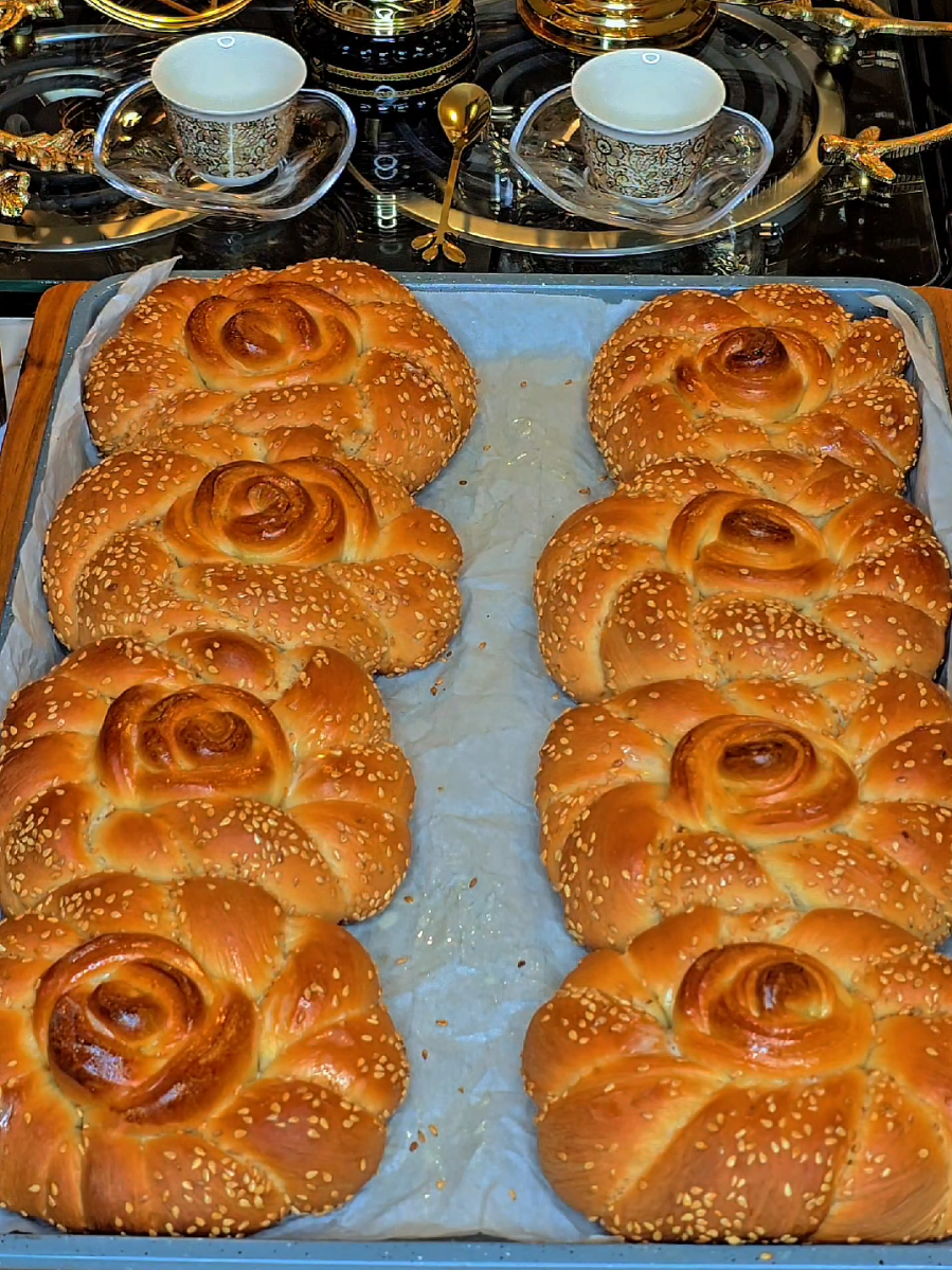 A post by @susumua2 on TikTok caption: Simit #thesusuway  #cookwithme #susuinseattle🇺🇲 #habeshatiktok #eritreantiktok🇪🇷🇪🇷habesha #ethiopian_tik_tok #ethioerteria🇪🇹🇪🇷🇪🇹🇪🇷🇪🇹 #erigirl🇪🇷🌹 