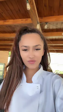 A post by @laluciumami1 on TikTok caption: #🇷🇴romania🇷🇴 #laluciumami🥵 #shiptaretneperbote🇦🇱🌍  eveniment privat 
