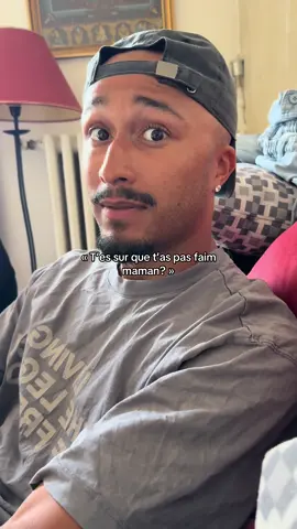 A post by @louka__m on TikTok caption: Je vais tellement mangé ma pizza tout seul #pourtoi #fyp #foryou 