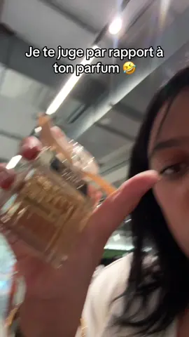 A post by @dinnissa on TikTok caption: À prendre avec humour 🤣🤣🤣🤣🤣🤣🤣🤣🤣🤣🤣🤣🤣🤣🤣🤣🤣🤣#parfum #pourtoi #jugeparfum #interdit #dior 