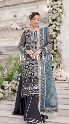 A post by @umnaaofficial on TikTok caption: Latest partywear collection is live #pakistaniclothesuk #fyp #tiktokmademebuyit #partydress #weddingdress #partywearsuits #mehndioutfits #trnding 
