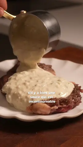 A post by @qistoh on TikTok caption: Sauce Série Épisode 9 : Sauce au bleu 🧀  #recette #cuisine #sauce #chef #food #serie #bleu