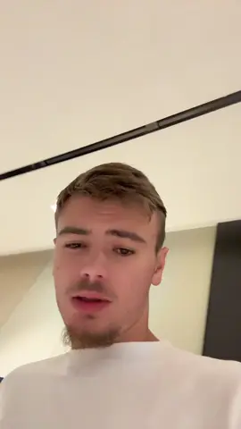 A post by @tomsursnaaaap on TikTok