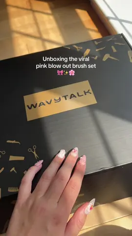 A post by @jesstheflower on TikTok caption: I can’t wait to try this in my whole head! @wavytalkofficial #blowout #blowoutbrush #hairstyle #wavytalk #girlygirl 
