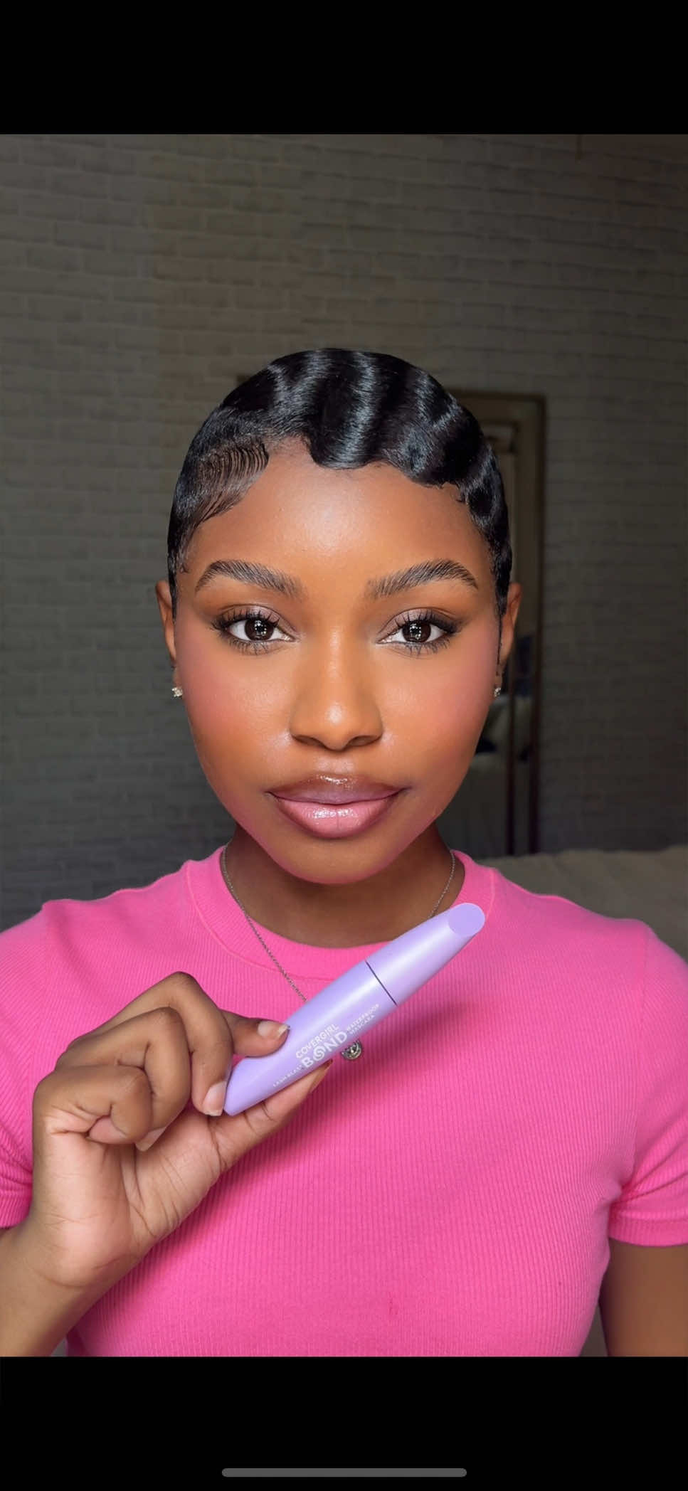 A post by @jasorjas on TikTok caption: You don’t need falsies, you just need the NEW @COVERGIRL Lash Blast Bond Mascara #COVERGIRLPartner ✨💁🏽‍♀️