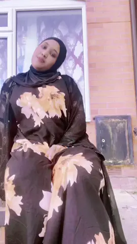 A post by @iqrushbe on TikTok caption: #promomakanliburan #muqdishotiktok🇸🇴🇸🇴❤ #muqdisho #puntlander🇸🇱 