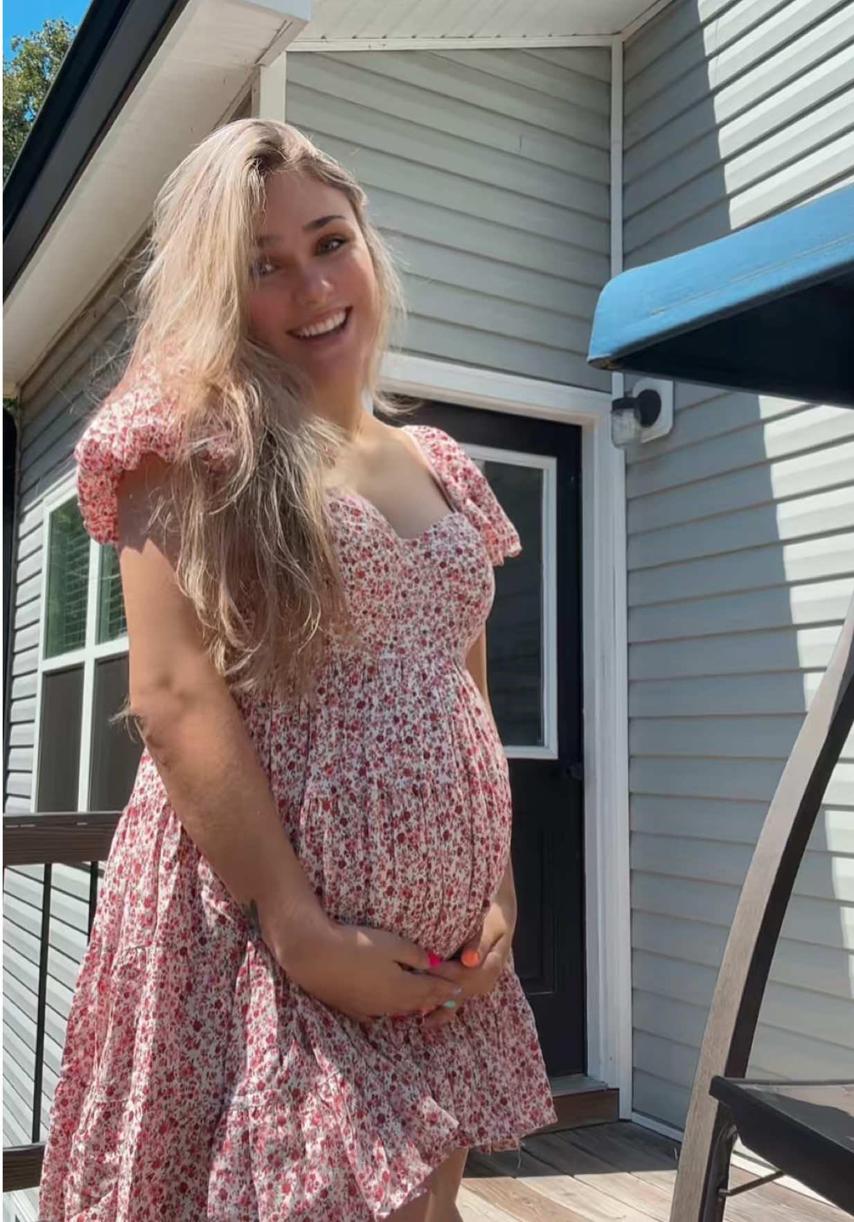 A post by @arianalee99 on TikTok caption: 28 weeks! 🌺🌸🌷 #pregnancy #pregnant #28weeks #momsoftiktok 