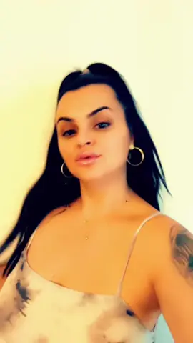 A post by @andreea300593lorena on TikTok caption: #amintire #videoviral #5pasidebine #videoviral 