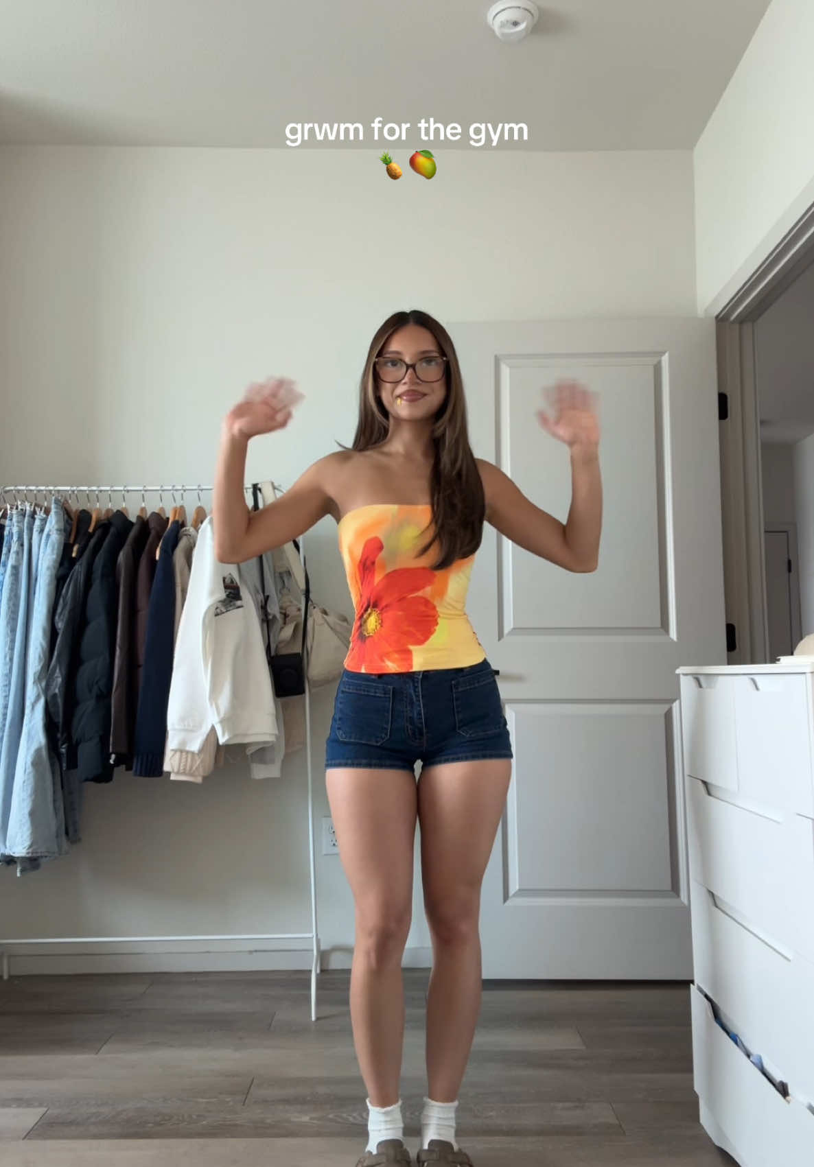 A post by @anisiafromsprouts on TikTok caption: omg this outfit is so cute @DFYNE code anisia 🤍 #GymTok #gymoutfit #legday #workout #fyp 