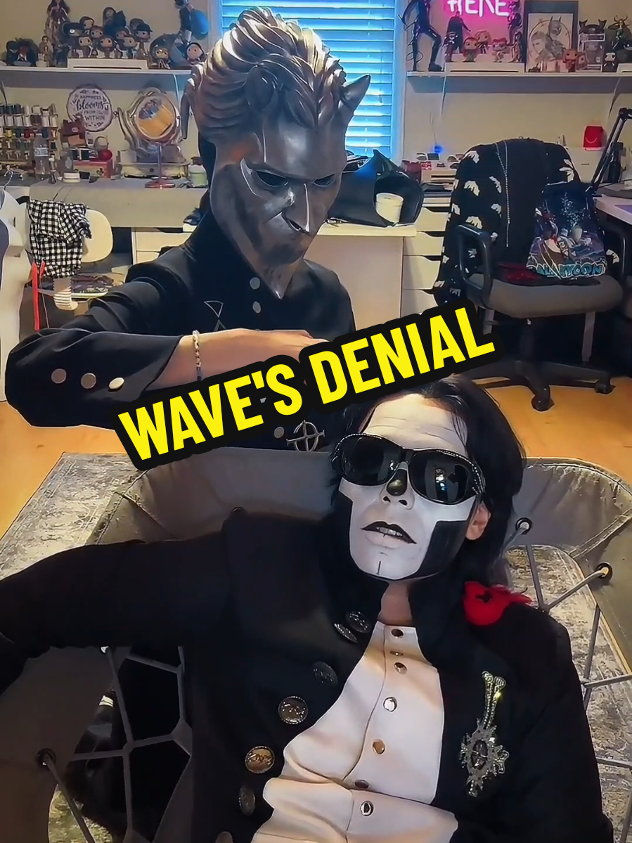 A post by @paintapairofeyes on TikTok caption: Some ghouls need a little time to adapt 🖤  Magical collab with my seesbro @✨watersofglass✨ 's ghoulette, Wave  🥺🖤 Im sure she will take good care of her Papa until he starts falling apart... 👀 . . #thebandghost #papaterzocosplay #papaemeritusiiicosplay #namelessghoul #skeleta 
