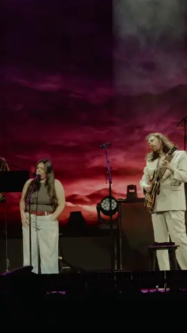 A post by @gigi4perez on TikTok caption: @Hozier birds of a feather 