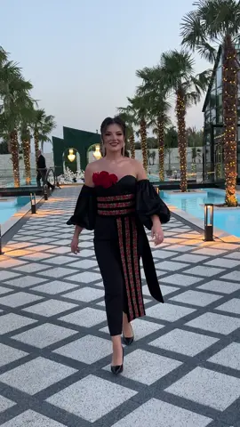 A post by @nicoletaghelase on TikTok caption: Cea mai frumoasă ținută o găsiți aici @Maria Surd  Hairstyle:@lungeanu.raluca 