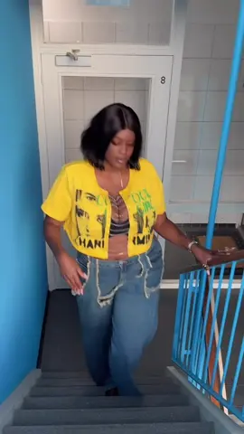 A post by @bilguissa54 on TikTok caption: #amoureuse #plusdevisibilitetiktok #plusdevisibilitetiktok #encouple💍 #plusdevusurtiktok🙏🥰 #plusdevusurtiktok🙏🥰 #capcutedit 