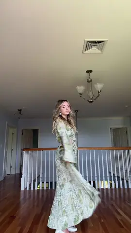 A post by @jesstheflower on TikTok caption: Fairy princess ootd #fairycore #summerootd #whimsicaloutfit 