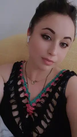 A post by @anabeliii1307 on TikTok caption: ciao mai frumoasă melodiea...
