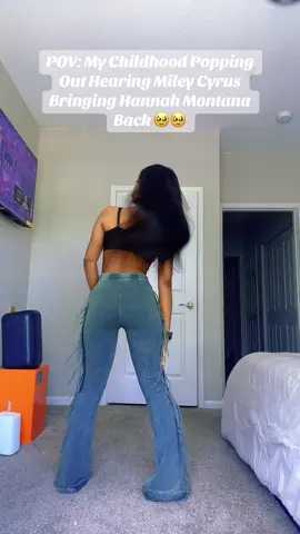 A post by @nickipearson on TikTok caption: Like Hannah Montana Was Everything!😛 #hannahmontana #disney #fypp #viral #dance  