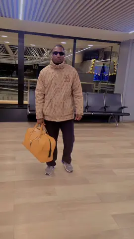 A post by @germaniodacosta on TikTok caption: Si mama ka eduka mundo ku na educa🇬🇼🇬🇼@Chito Kaharam @Pensador Jurilírico|Prof Juri 
