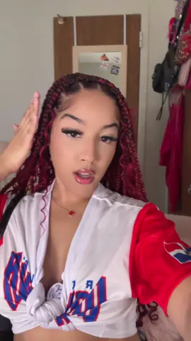 A post by @dianaswrldd_ on TikTok caption: 🇩🇴 #foryoupage #paradadominicana #fypシ 