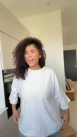 A post by @saraetraniaofficiel on TikTok caption: This part of My All @Mariah Carey #mariahcarey #myall #fyp 