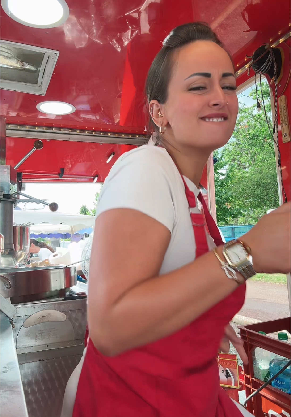 A post by @sandra_baratier on TikTok caption: Vivement les vacances mon copain 🥲