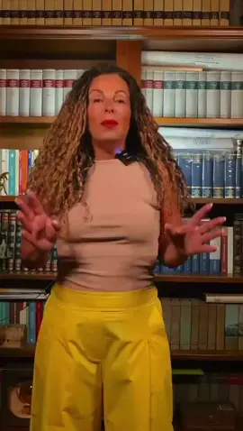 A post by @idaavvocatolaudisa on TikTok caption: Long term residence permit#cittadinanzaitaliana🇮🇹 #permessodisoggiorno #idalaudisa 