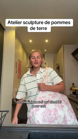A post by @carolinenicoullaud on TikTok caption: Et pourquoi pas ft @coline sicre @🥔 Paul d’Heutère 🥔 et Gab 