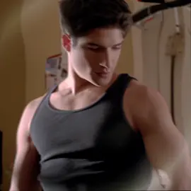 A post by @itzdereek on TikTok caption: They used 100% of their brains #scottmccall #stilesstilinski #lydiamartin #teenwolf #teenwolfedit #edit 