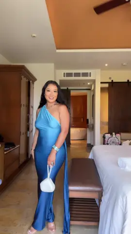 A post by @thatsyamin on TikTok caption: Feeling the blues 💙🦋 #fyp #foryou #grwm 