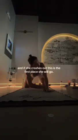 A post by @pilatesbodyraven on TikTok caption: #pilates 