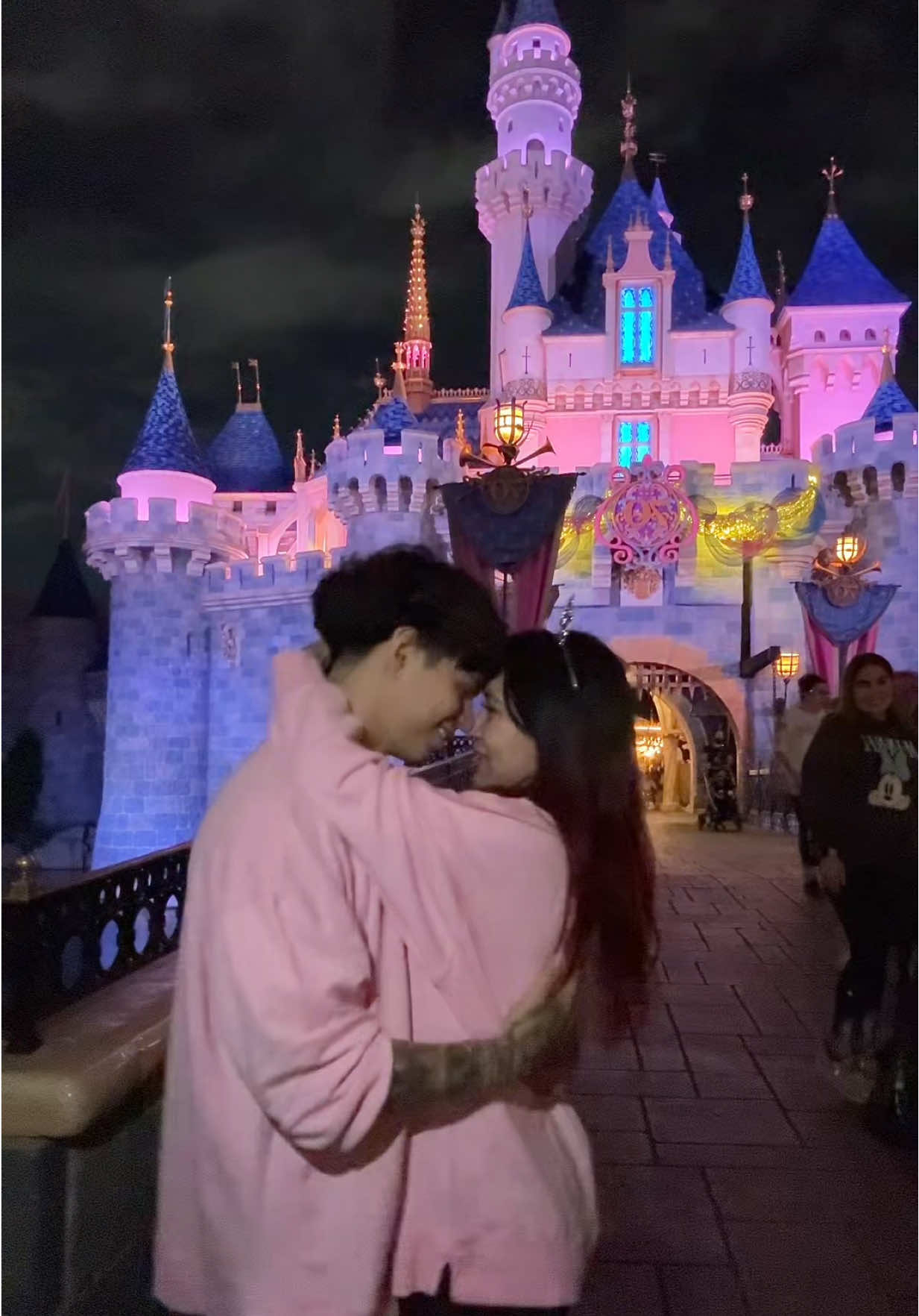 A post by @itsedwinceron on TikTok caption: 💃🕺@🦊Esthefany r tajia🦊🦋 