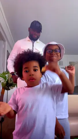A post by @gypsy2102 on TikTok caption: Mes filleul(e)s se sont bien amusés , partout où j’entre les enfants m’aiment , au moins eux ne sont pas hypocrites en amour ❤️