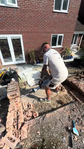 A post by @al_the_trowel on TikTok caption: #rhinobuild #bontools #fy #foryoupage #bon 