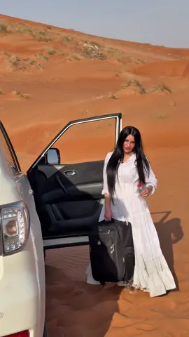 A post by @dollyofficiall on TikTok caption: Uff peak dessert heat me shoot or kaam bhi khud  😰 #dolly #foryou 