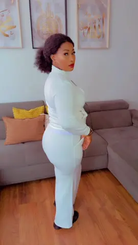 A post by @mouna_cisse38 on TikTok caption: #viral_video #vues #fyp #Mouna_Cisse38 