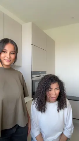 A post by @saraetraniaofficiel on TikTok caption: Challenge High note sur Only love can hurt like this #onlylovecanhurtlikethis #fyp 