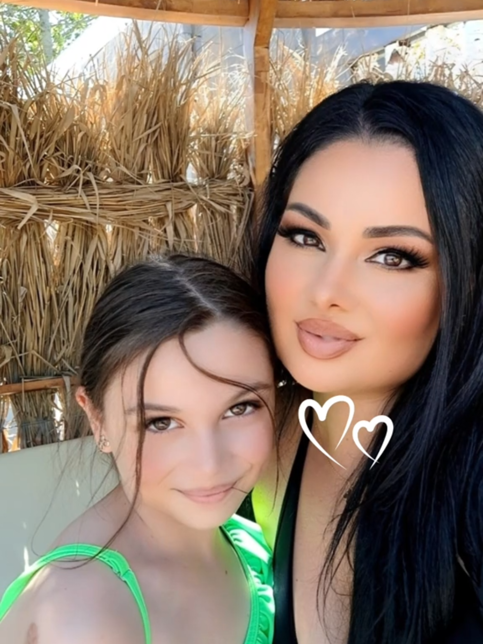 A post by @nikoledaria on TikTok caption: #CapCut #topu #😎✌ #Reina #dubaitiktoker #❤️❤️❤️❤️❤️❤️❤️❤️❤️❤️❤ #🥰🥰🥰🥰🥰🥰🥰🥰🥰🥰🥰🥰🥰🥰 #viralontiktokforyou #viralvideos #♡♡ #♡♡♡ #fatameaprintesameaa😍 #tiktok_india #dubaimall #dubaimallu #princes #florincercel 